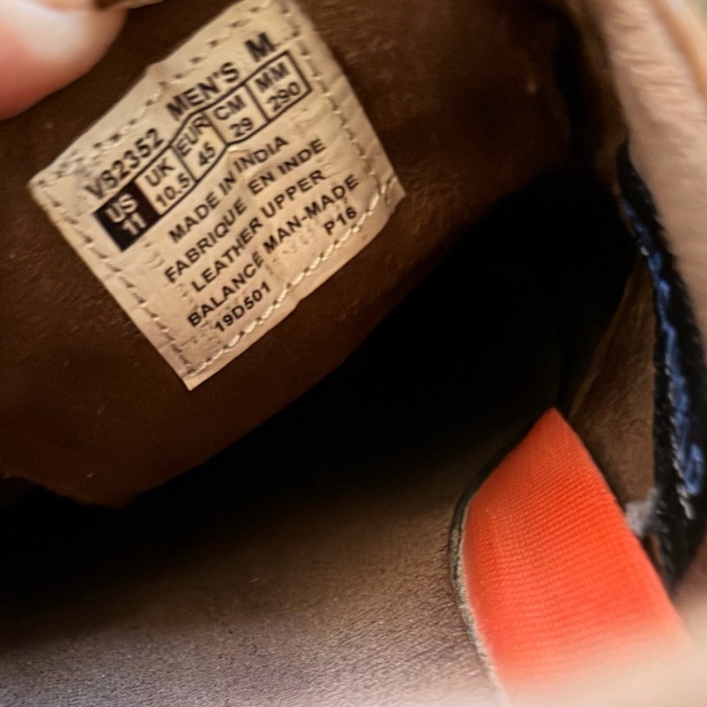 Rockport Men's Tan Leather Oxfords - Picture 7 of 7